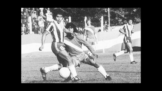 Maradona en su debut profesional. Maradona en su debut profesional.