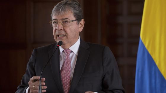 Mindefensa Carlos Holmes Trujillo, hospitalizado por Covid-19