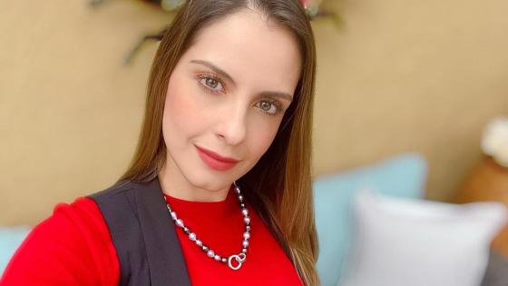 Instagram - @lauraacunaayala
