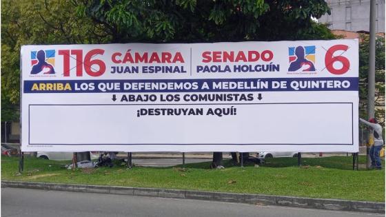 valla Paola Holguín