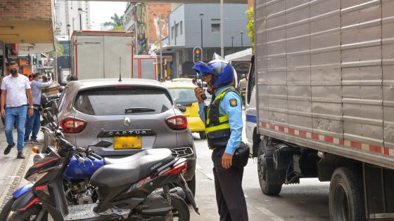pelea agente de tránsito Medellín